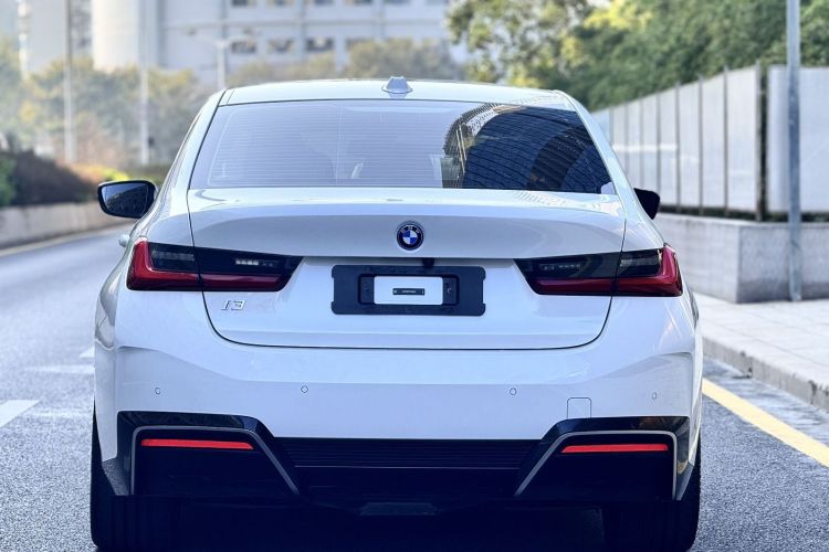 BMW i3 2023 car image #6