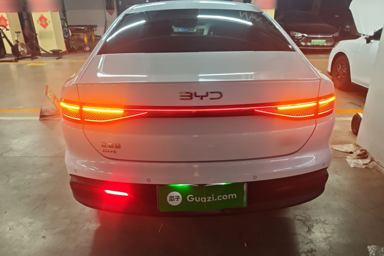 BYD Seal 05 DM-i 2025 #6 BYD Seal 05 DM-i 2025 car image #6