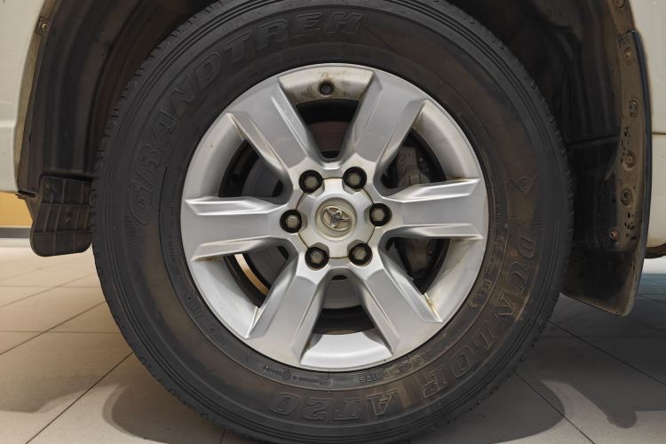 Toyota Land Cruiser Prado 2017 car image #6