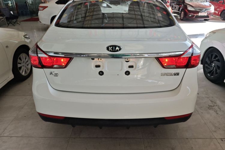 Kia K3 2017 car image #6