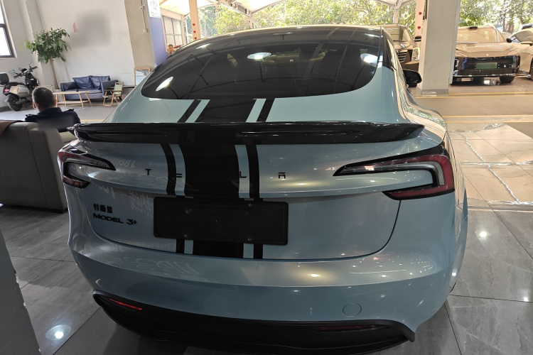 2023 car image #6