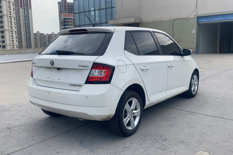 Skoda Fabia 2019 car image #6