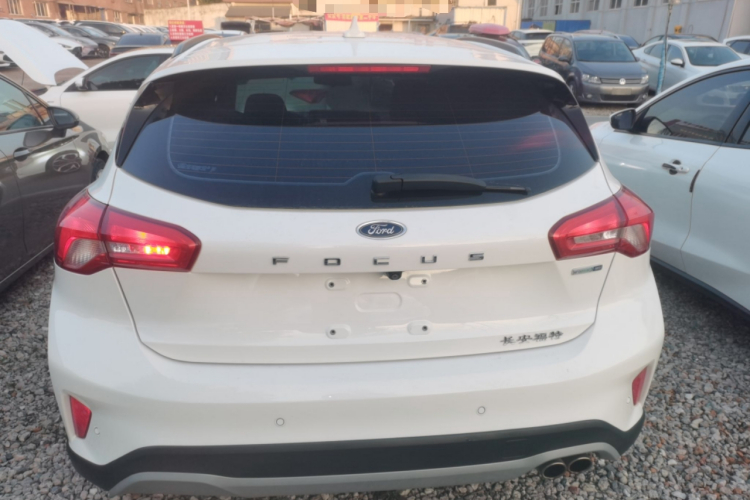 Ford Focus Active 2020 صورة سيارة #6