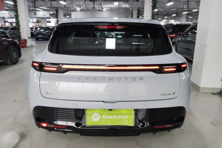 零跑汽车 零跑Lafa5 2025 汽车图片 #6