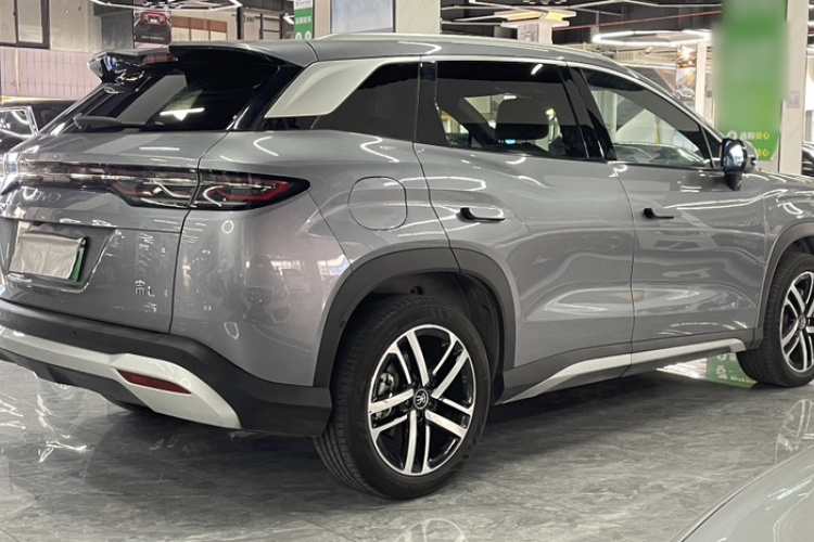 BYD SongL DM-i 2024 car image #6