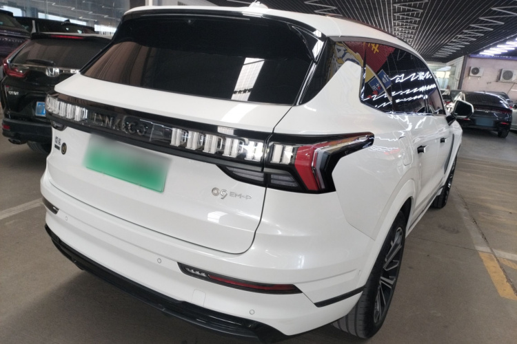Lynk & Co 09 EM-P 2023 #6 Lynk & Co 09 EM-P 2023 car image #6