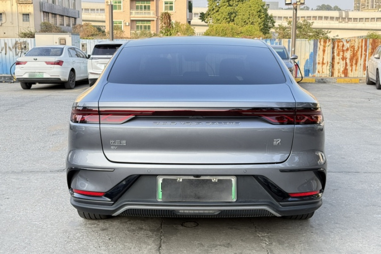 BYD Han 2023 immagine di auto #6