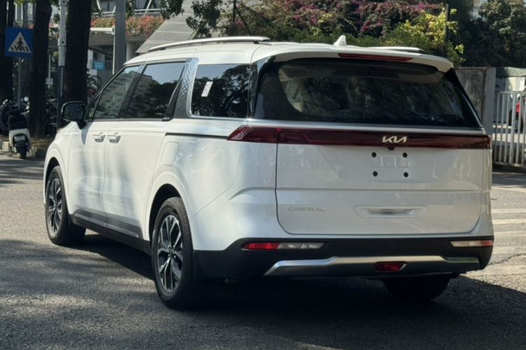 Kia Carnival 2025 immagine di auto #6