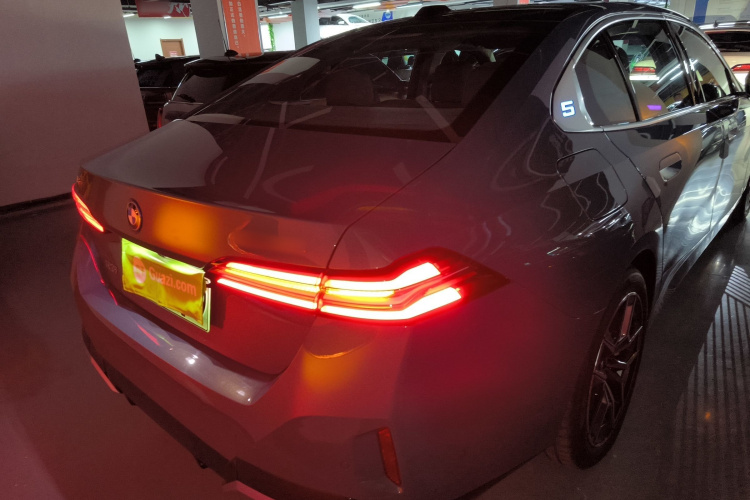 BMW i5 2025 #6 BMW i5 2025 car image #6