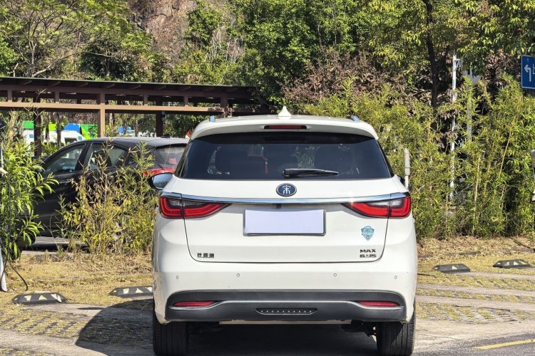 BYD 2019 #6 BYD 2019 car image #6