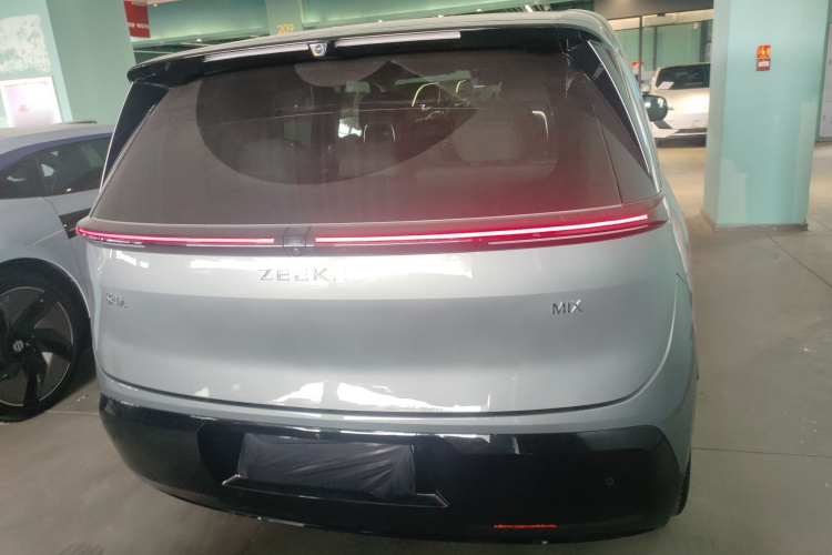 极氪 极氪MIX 2024 汽车图片 #6