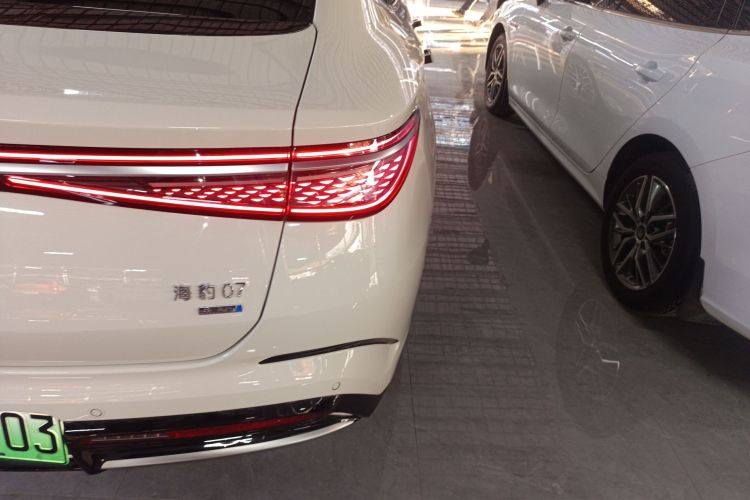 BYD Seal 07 DM-i 2025 car image #6