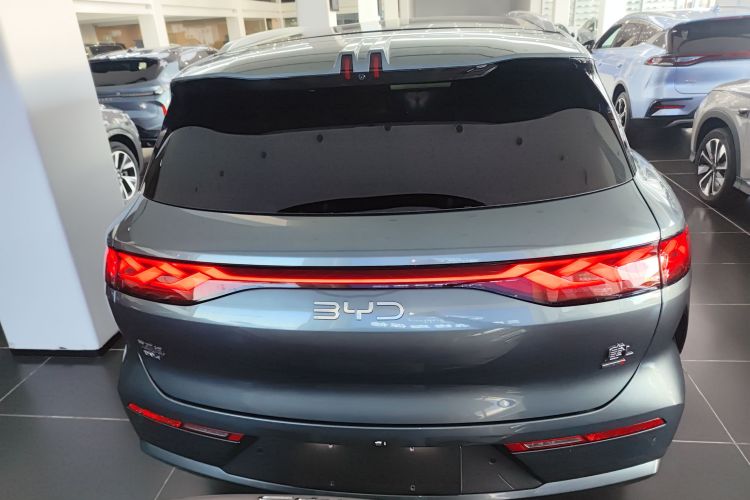 BYD Tang L 2025 صورة سيارة #6