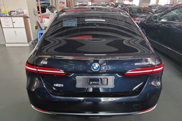 BMW i5 2024 #6 BMW i5 2024 car image #6