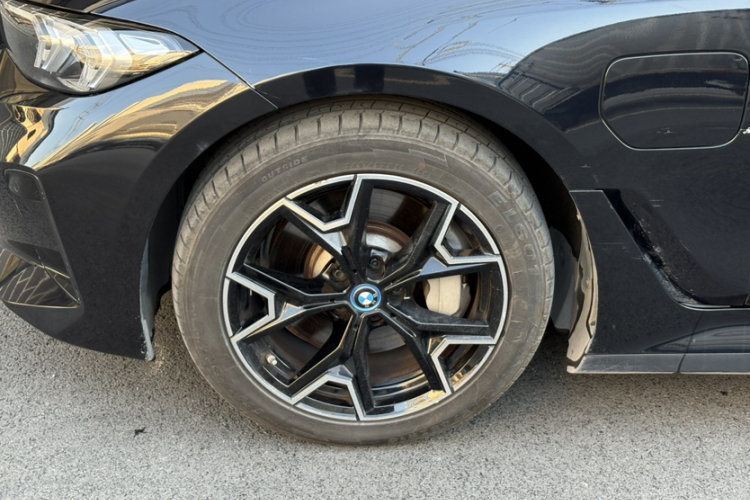 BMW i3 2023 car image #6