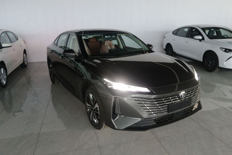 Changan EadoPHEV 2025 immagine di auto #6