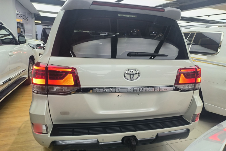 Toyota 2019 car image #6