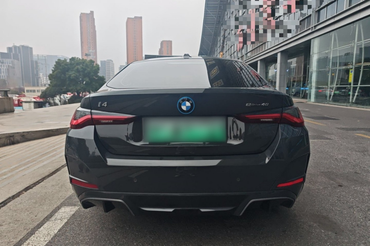 BMW i4 2022 car image #6
