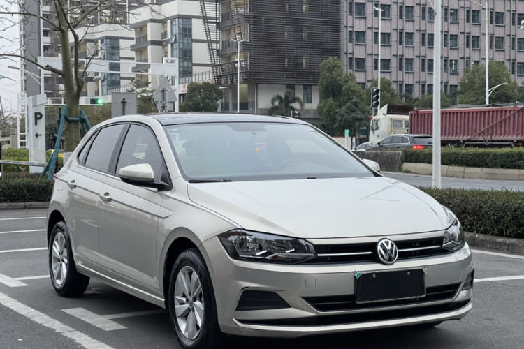 Volkswagen Polo 2019 car image #6