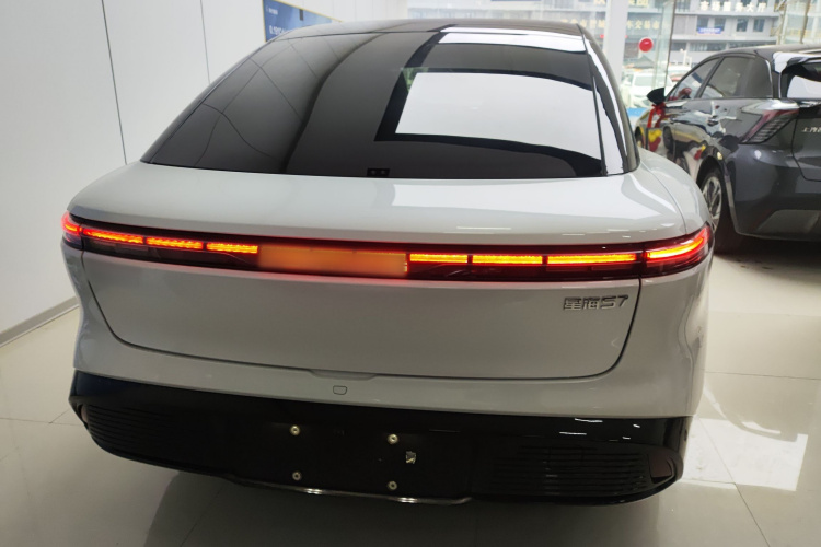 Forthing S7 2025 immagine di auto #6