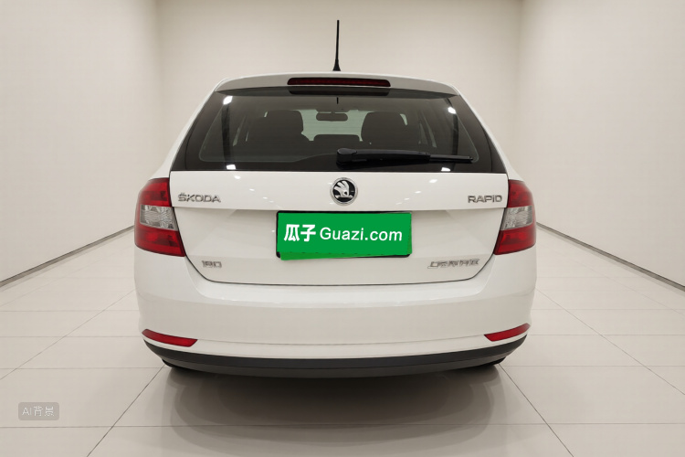 Skoda Rapid Spaceback 2017 car image #6