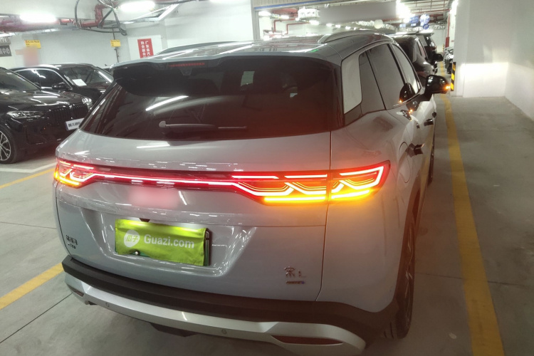 BYD SongL DM-i 2025 #6 BYD SongL DM-i 2025 car image #6