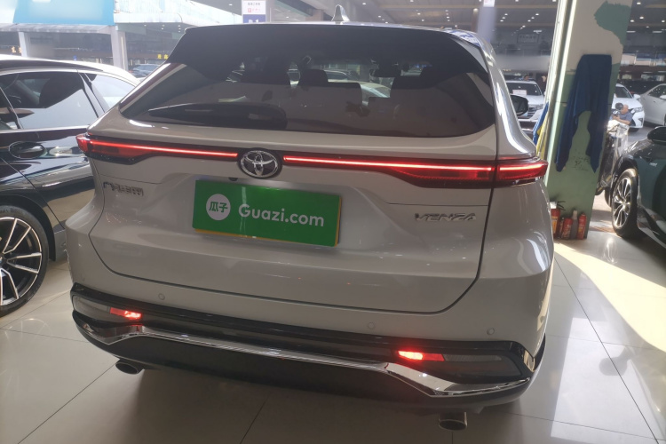Toyota Venza 2023 immagine di auto #6