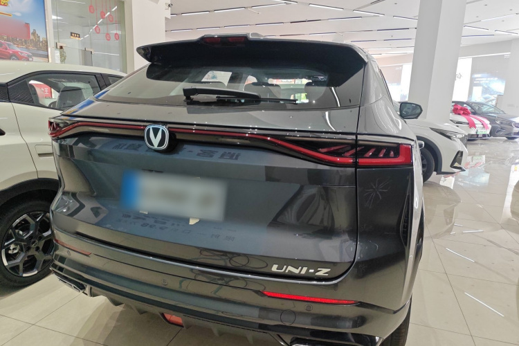 Changan UNI-Z PHEV 2025 #6 Changan UNI-Z PHEV 2025 car image #6