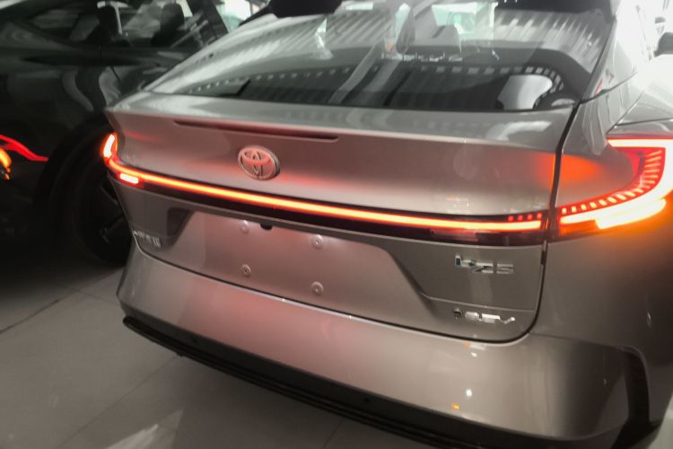 Toyota bZ5 2025 car image #6