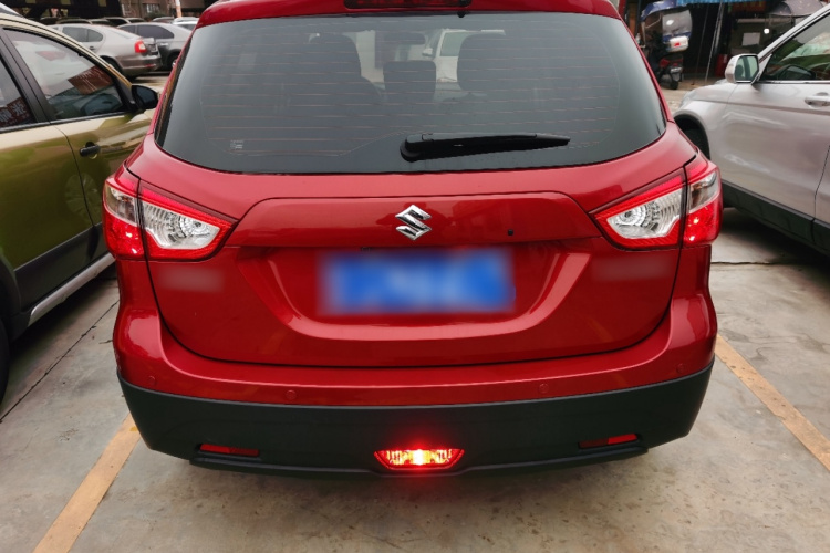 Suzuki S-Cross 2017 صورة سيارة #6