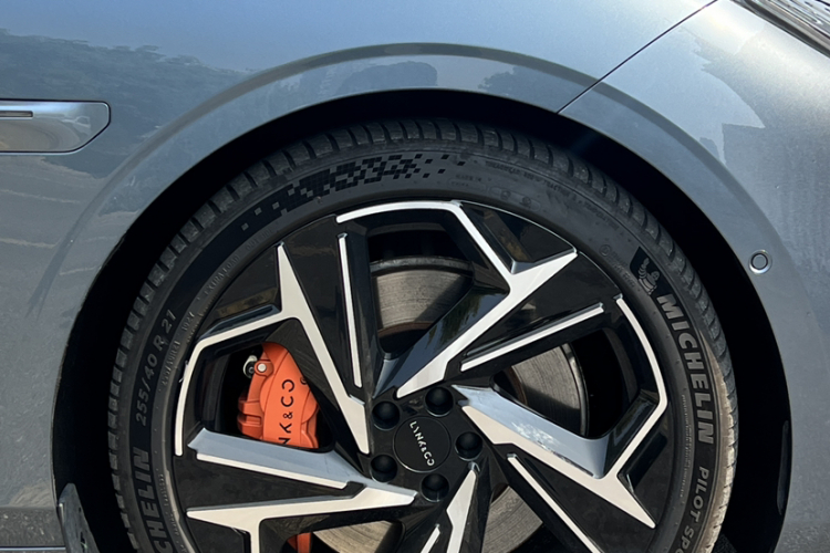 Lynk & Co 2025 car image #6