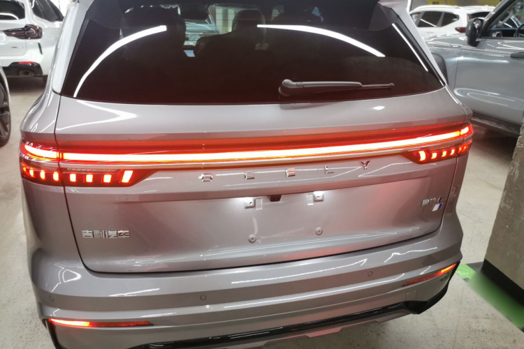 GEELY 2025 #6 GEELY 2025 car image #6