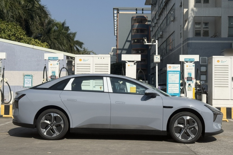 Xpeng MONA M03 2025 car image #6