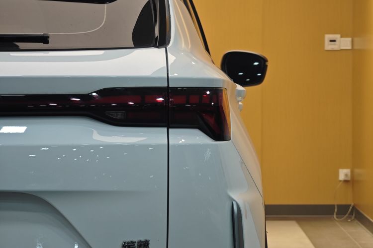GEELY Coolray 2024 car image #6