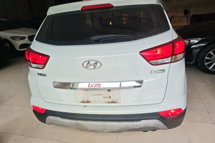 Hyundai ix25 2017 car image #6