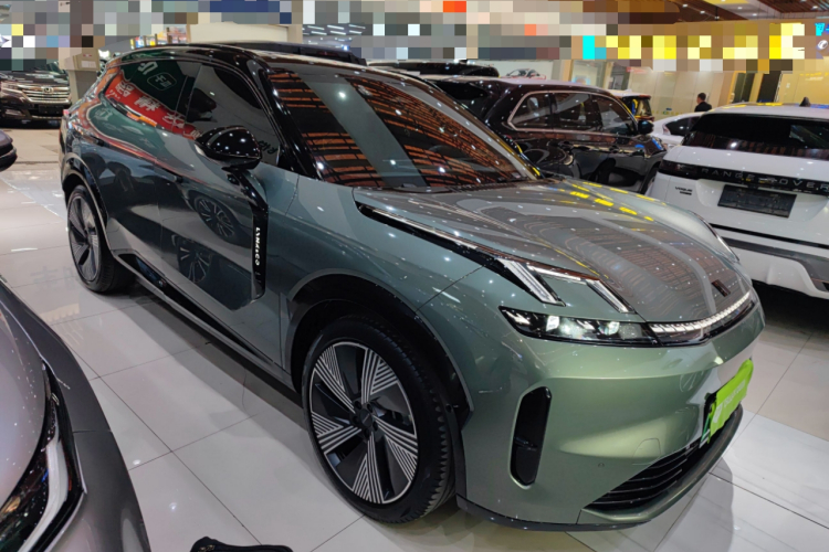 Lynk & Co 08 EM-P 2023 car image #6