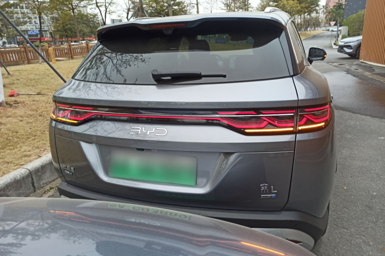 BYD SongL DM-i 2025 #6 BYD SongL DM-i 2025 car image #6