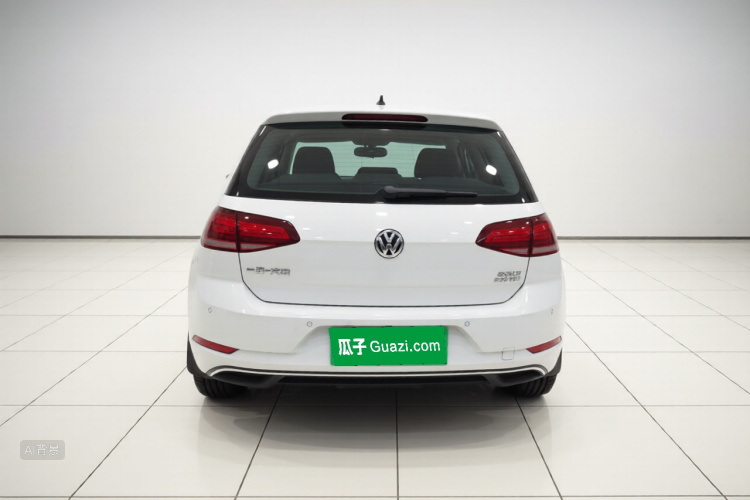 Volkswagen Golf 2018 car image #6