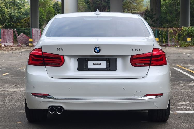 BMW 3 Series 2017 car image #6