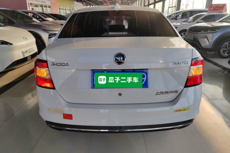 Skoda Rapid 2019 car image #6