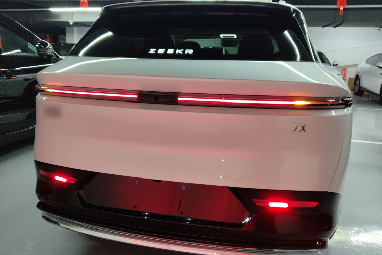 Zeekr 7X 2025 car image #6
