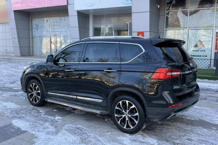 Forthing JOYEAR X5 2018 #6 Forthing JOYEAR X5 2018 car image #6