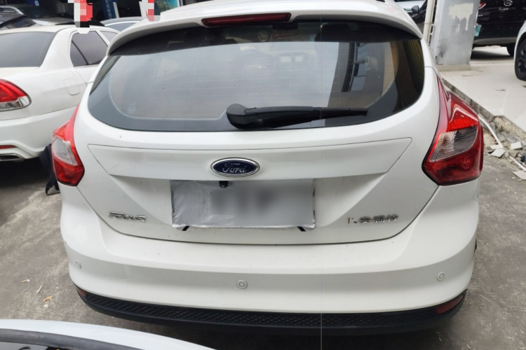 Ford Focus 2014 car image #6