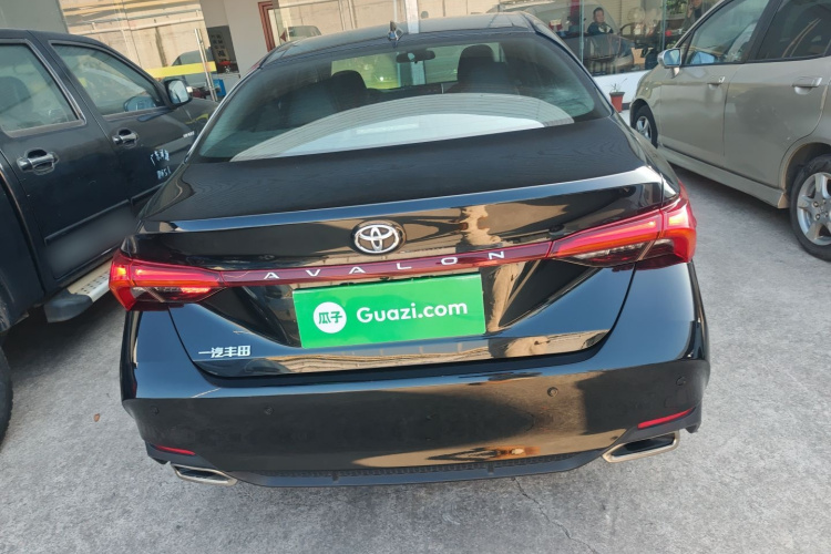 Toyota Avalon 2023 car image #6