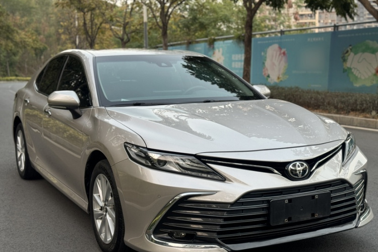 Toyota Camry 2022 car image #6