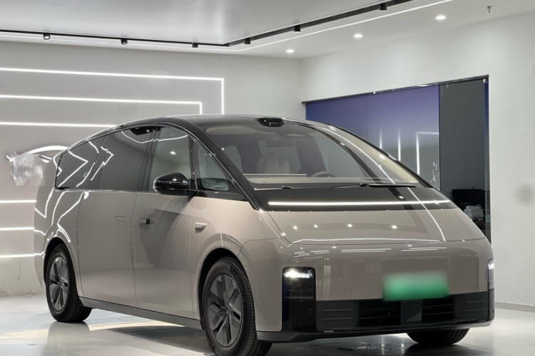 理想汽车 理想MEGA 2025 汽车图片 #6