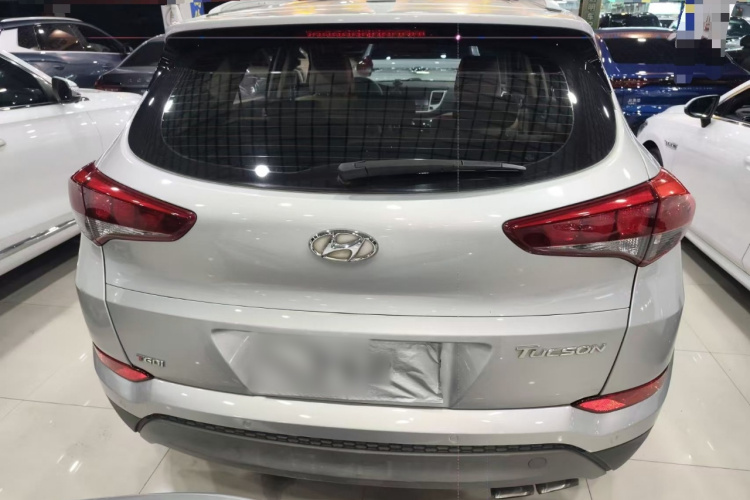 Hyundai Tucson 2017 car image #6