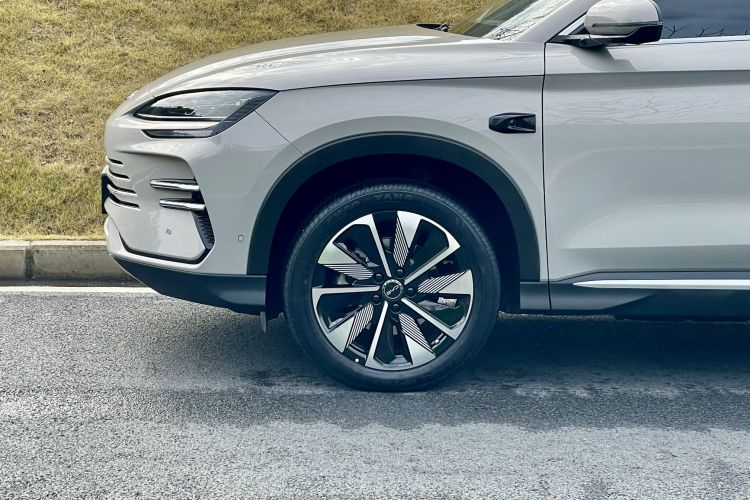 BYD Song Plus New Energy 2025 #6 BYD Song Plus New Energy 2025 car image #6