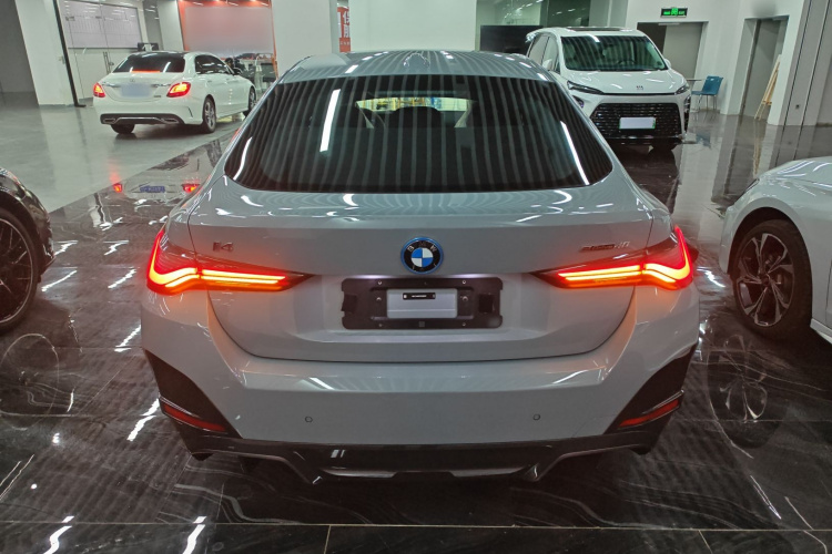 BMW i4 2025 #6 BMW i4 2025 imagen de coche #6