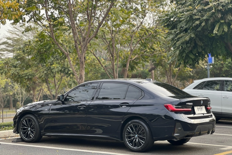 BMW 3 Series 2024 car image #6